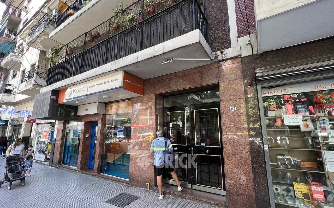 ACOYTE, AV. al 100 Piso 3 26