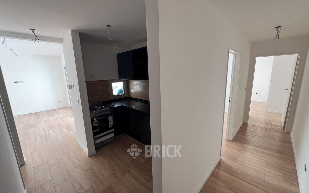 ALVAREZ, JULIAN al 700 Piso PB 11