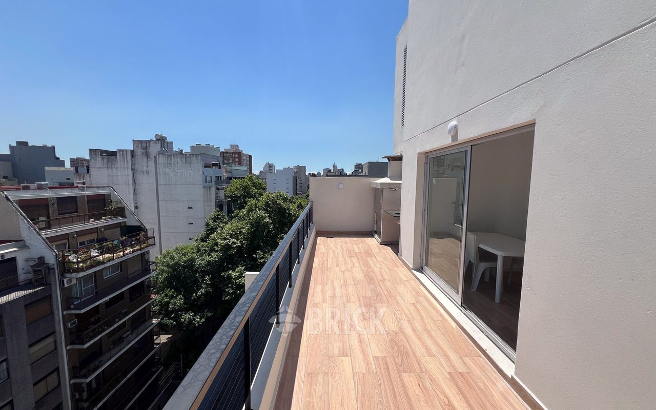 ALVAREZ, JULIAN al 700 Piso PB 19