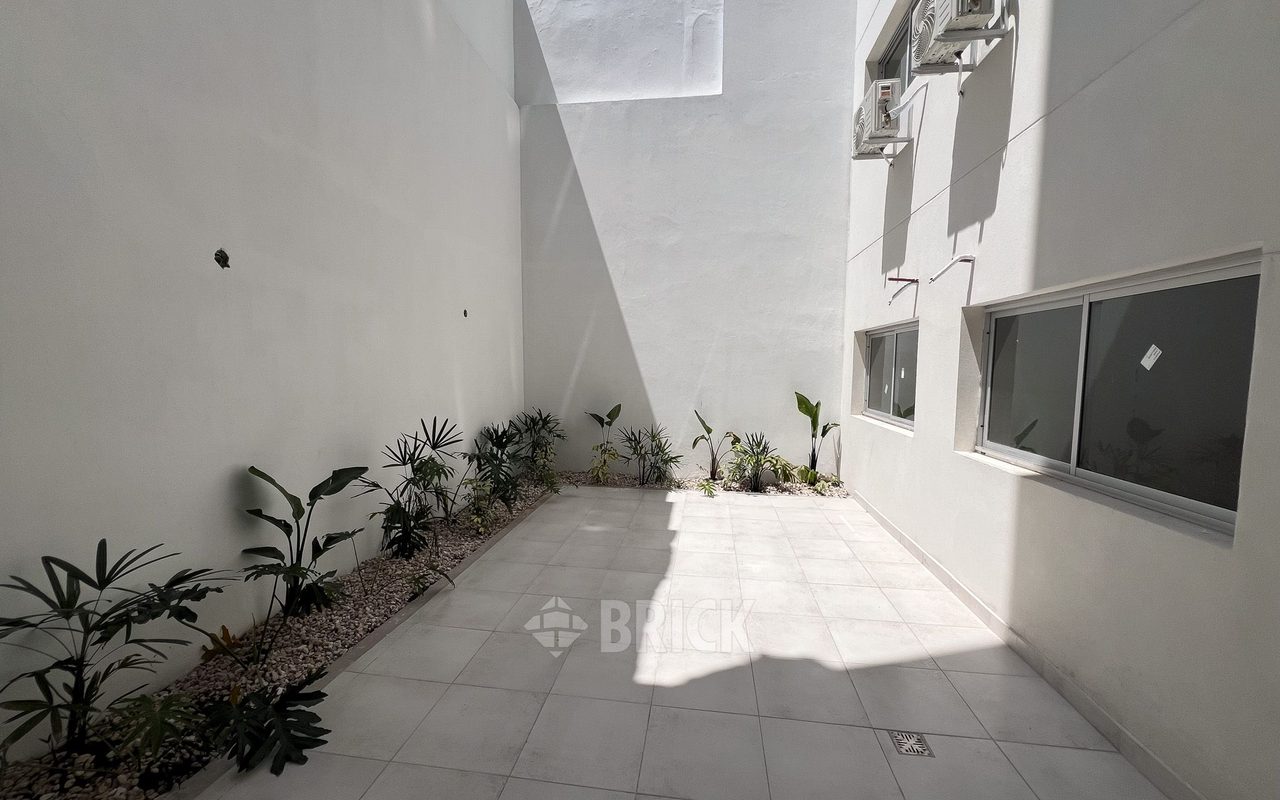 ALVAREZ, JULIAN al 700 Piso PB 4