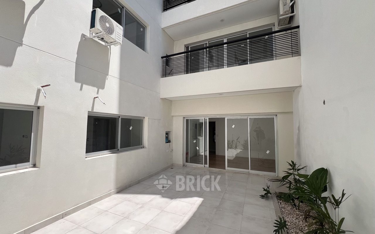 ALVAREZ, JULIAN al 700 Piso PB 5