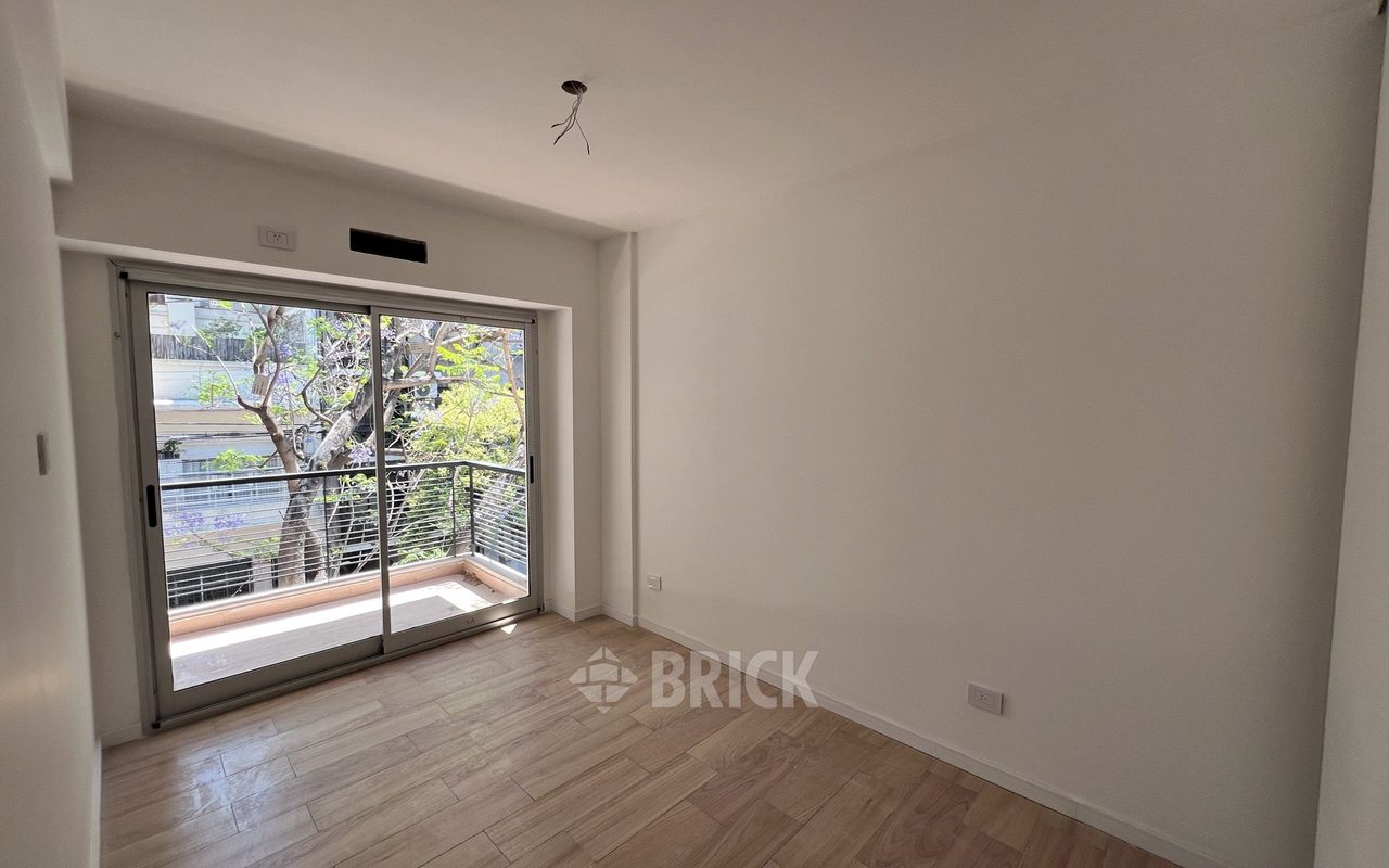 ALVAREZ, JULIAN al 700 Piso 1 11