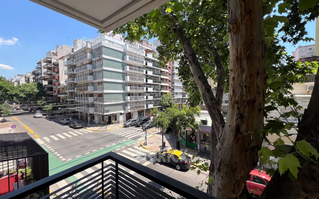 ALVAREZ, JULIAN al 700 Piso 1 5