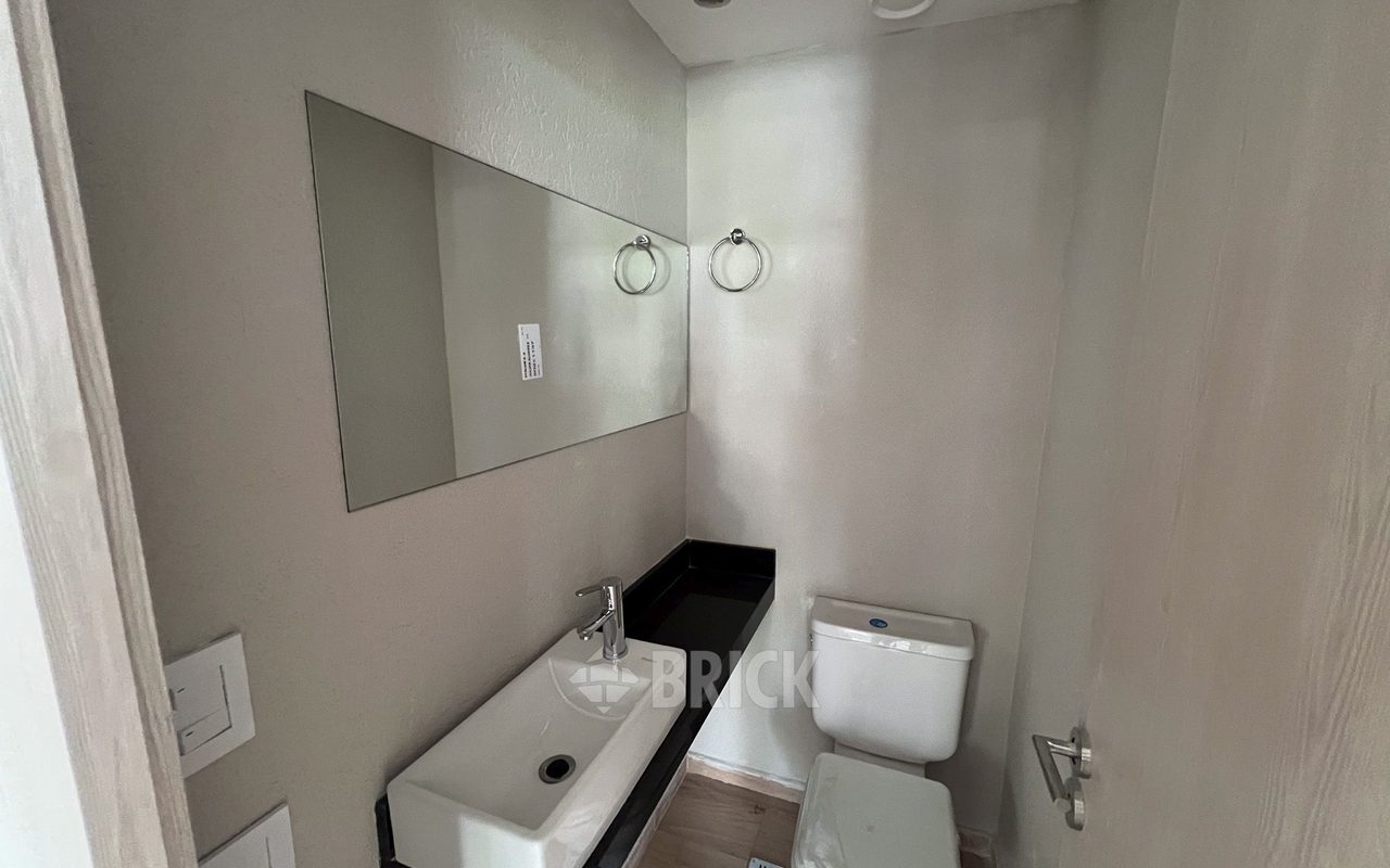 ALVAREZ, JULIAN al 700 Piso 2 7