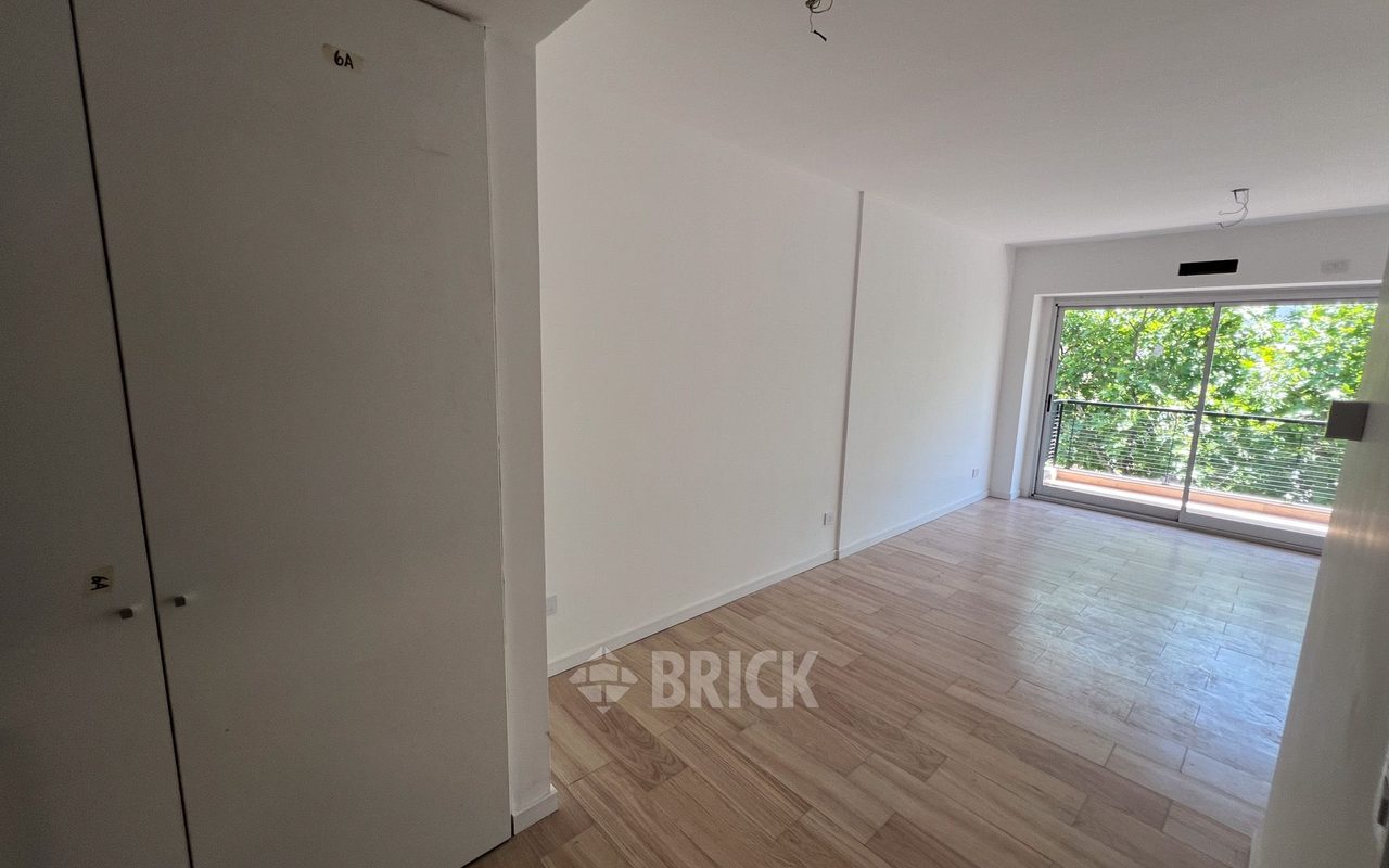 ALVAREZ, JULIAN al 700 Piso 6 1