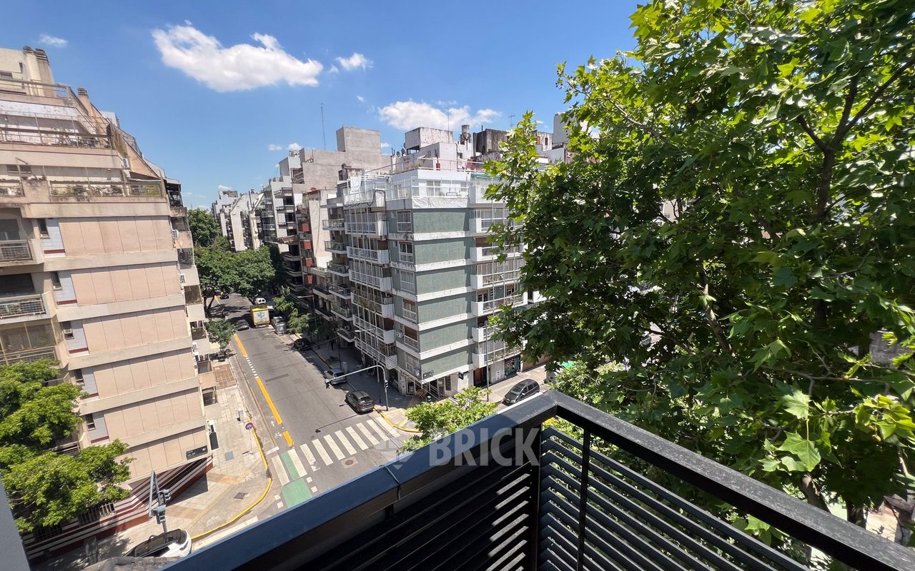 ALVAREZ, JULIAN al 700 Piso 6 10