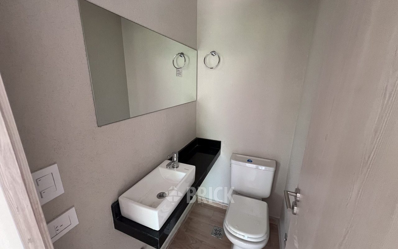 ALVAREZ, JULIAN al 700 Piso 6 12