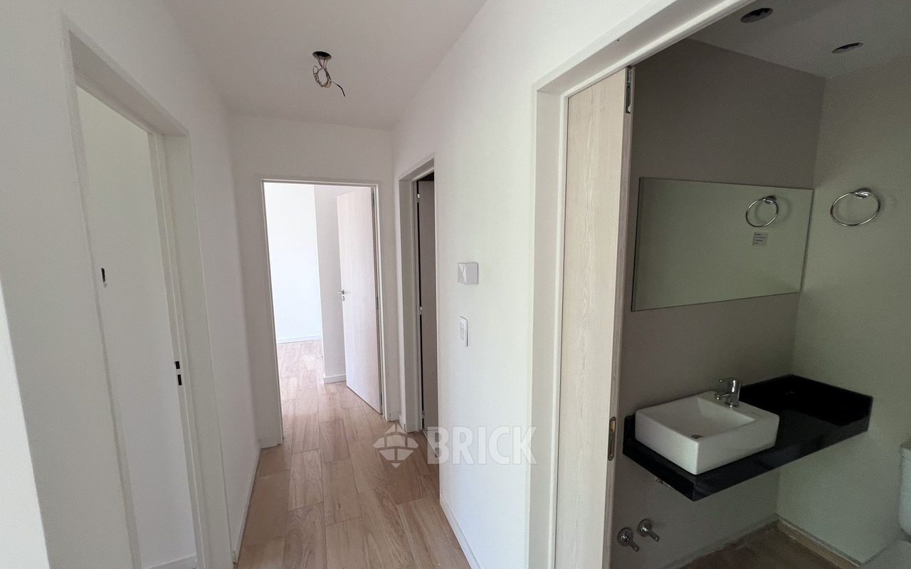 ALVAREZ, JULIAN al 700 Piso 6 13