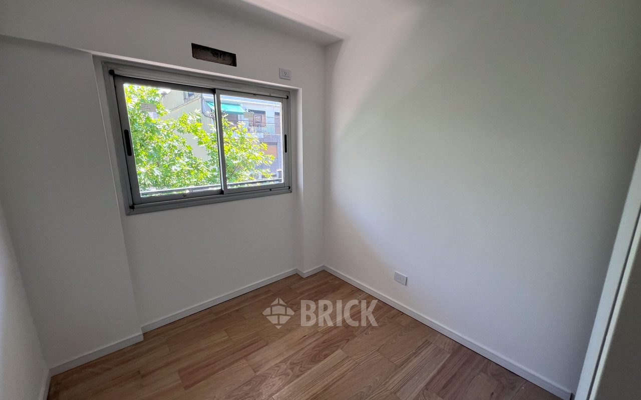 ALVAREZ, JULIAN al 700 Piso 6 14