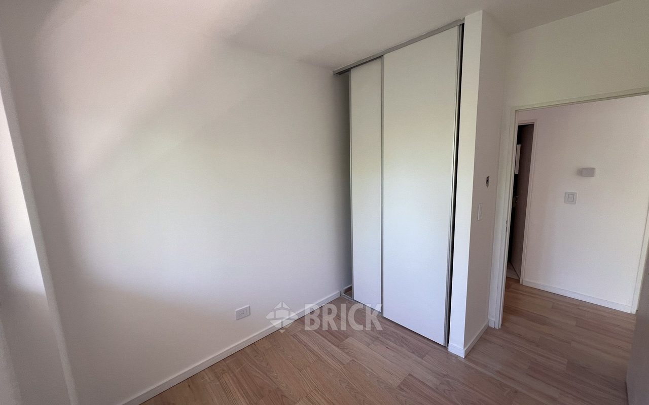 ALVAREZ, JULIAN al 700 Piso 6 15