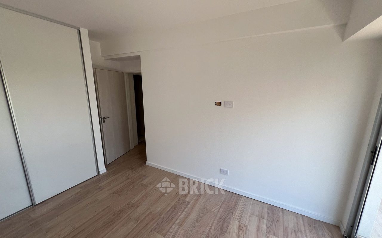 ALVAREZ, JULIAN al 700 Piso 6 17