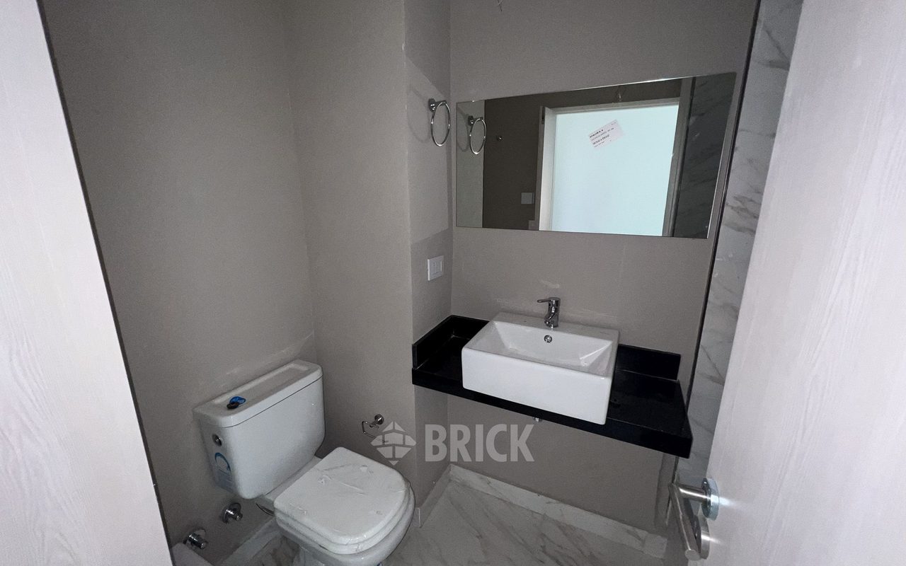 ALVAREZ, JULIAN al 700 Piso 6 18