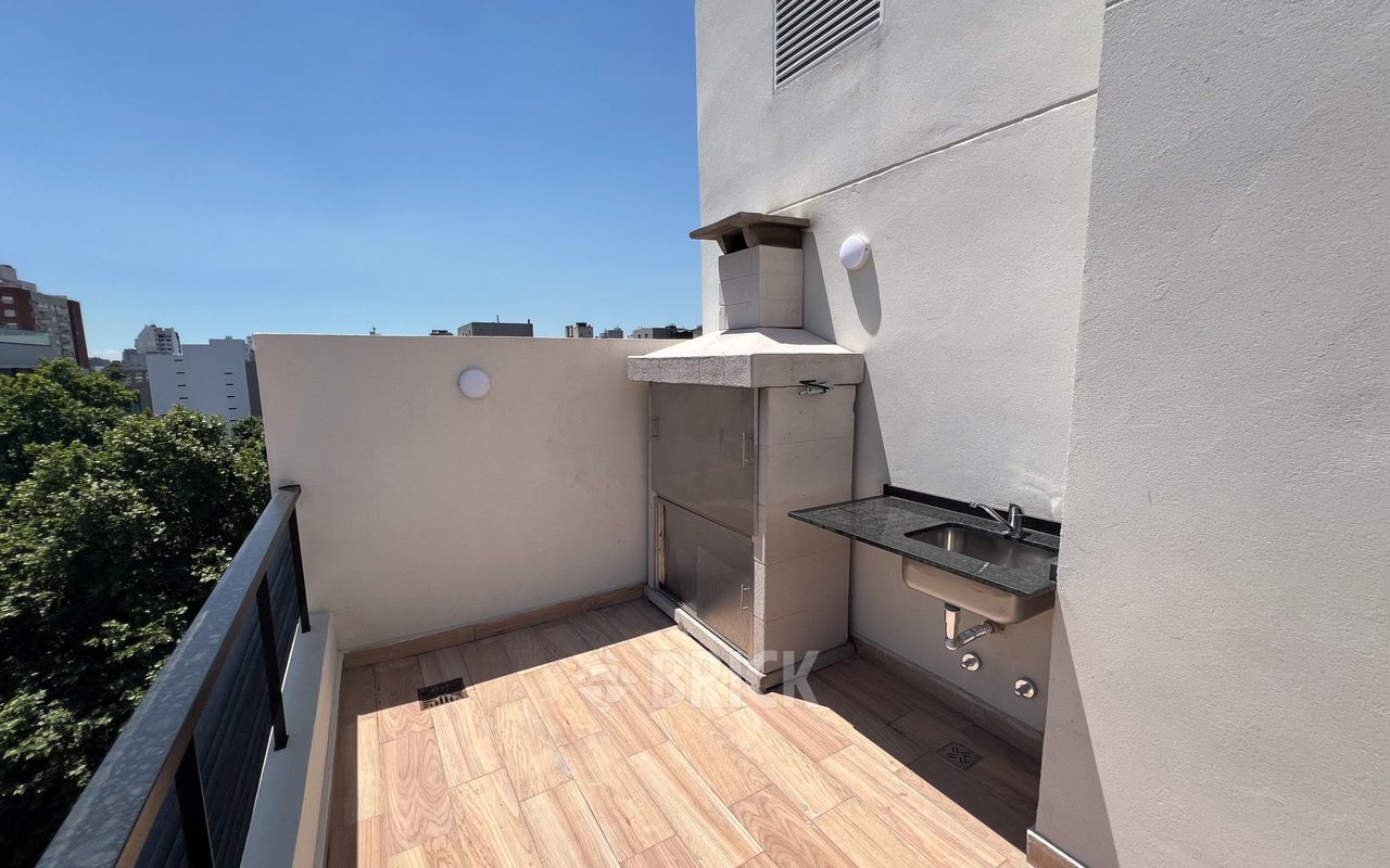 ALVAREZ, JULIAN al 700 Piso 6 23