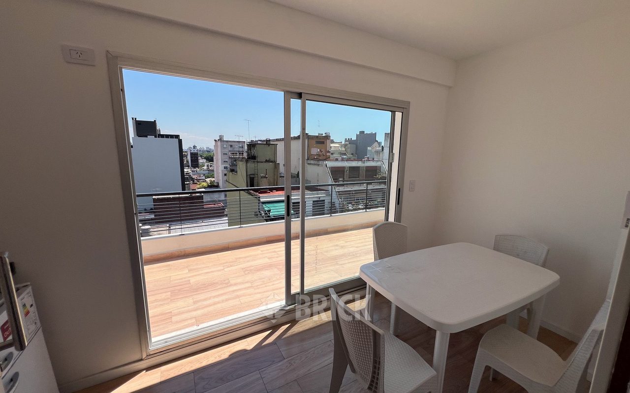 ALVAREZ, JULIAN al 700 Piso 6 17