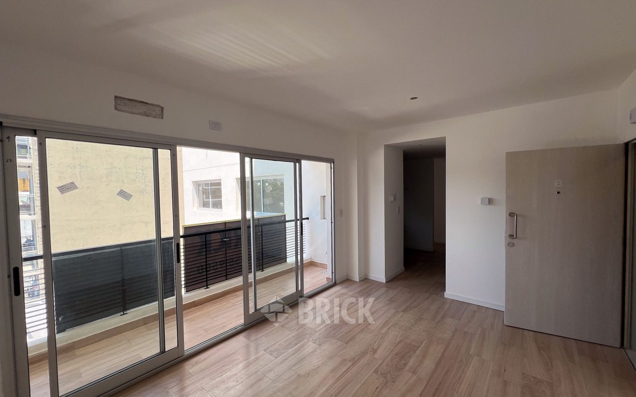 ALVAREZ, JULIAN al 700 Piso 6 3