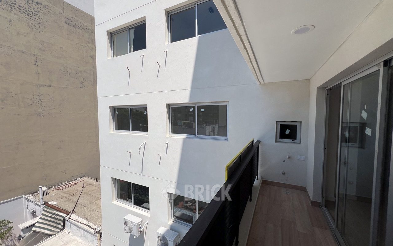 ALVAREZ, JULIAN al 700 Piso 6 5