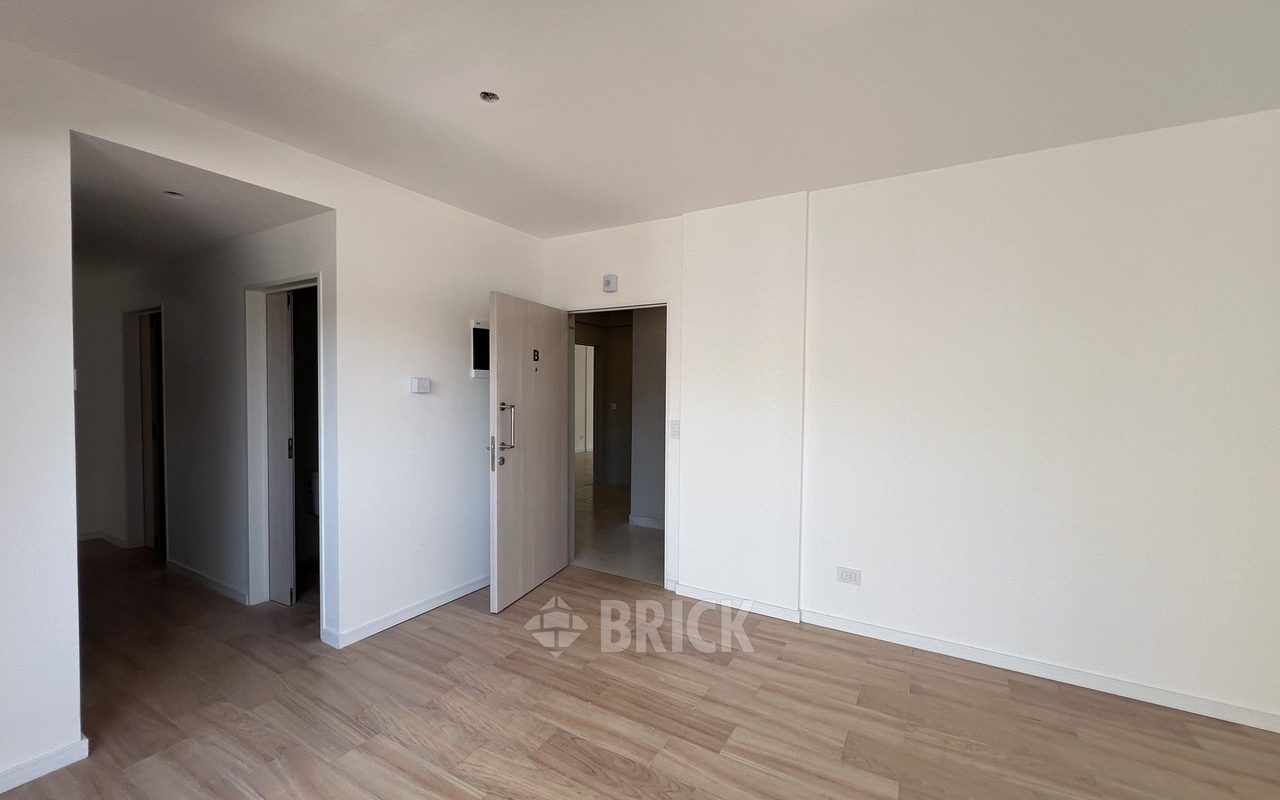 ALVAREZ, JULIAN al 700 Piso 6 6