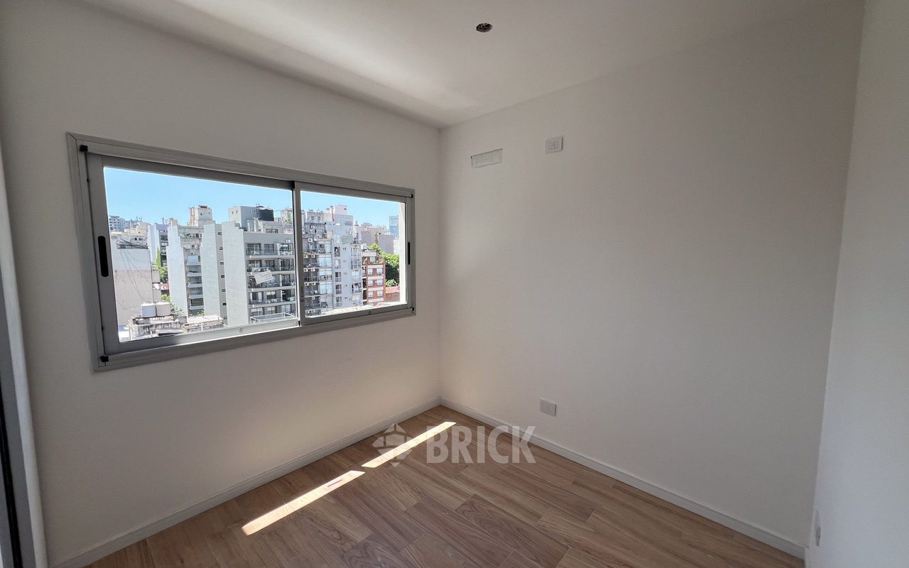 ALVAREZ, JULIAN al 700 Piso 8 13