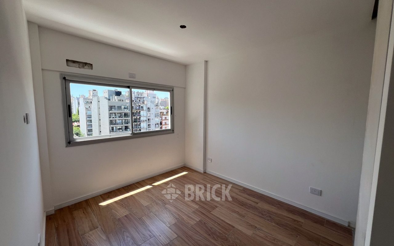 ALVAREZ, JULIAN al 700 Piso 8 15