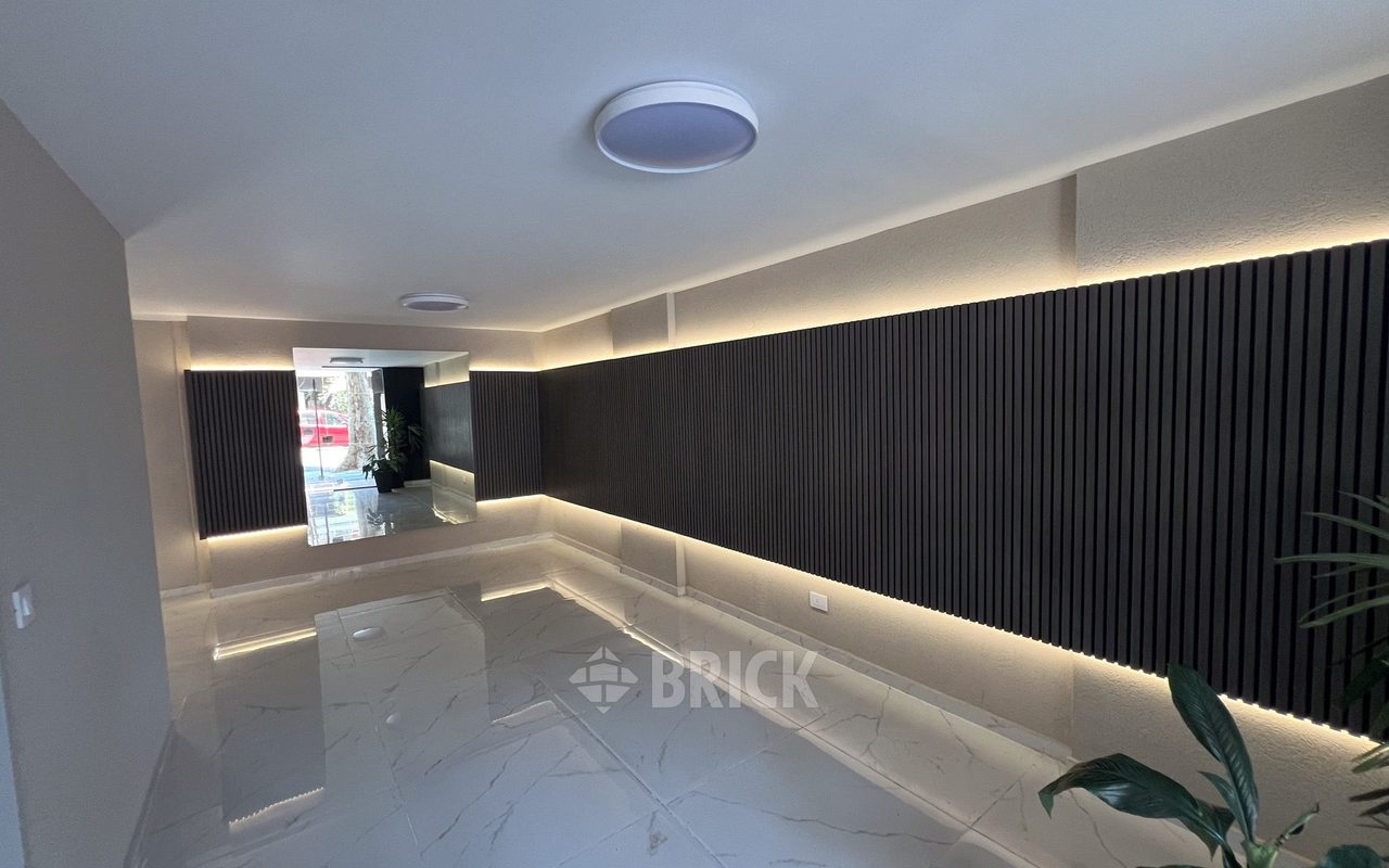 ALVAREZ, JULIAN al 700 Piso 8 24