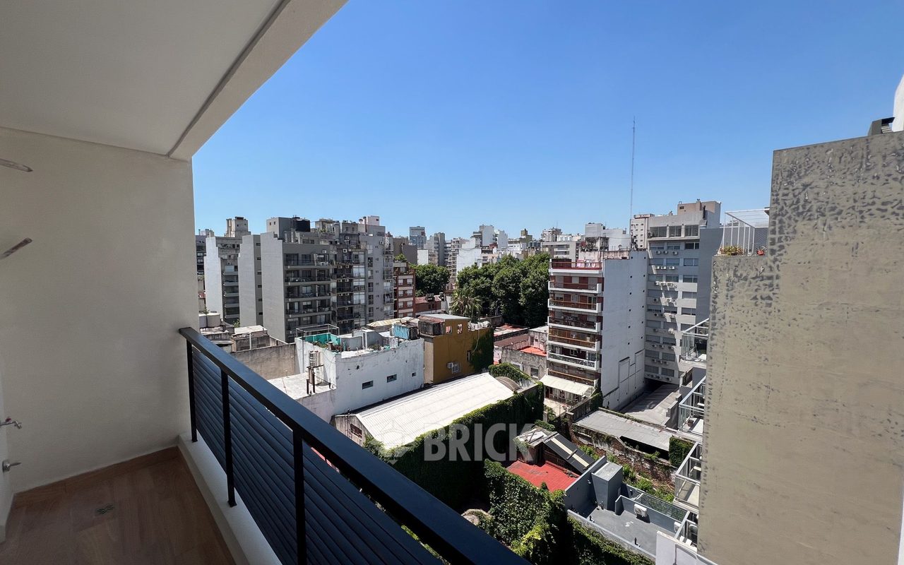 ALVAREZ, JULIAN al 700 Piso 8 4