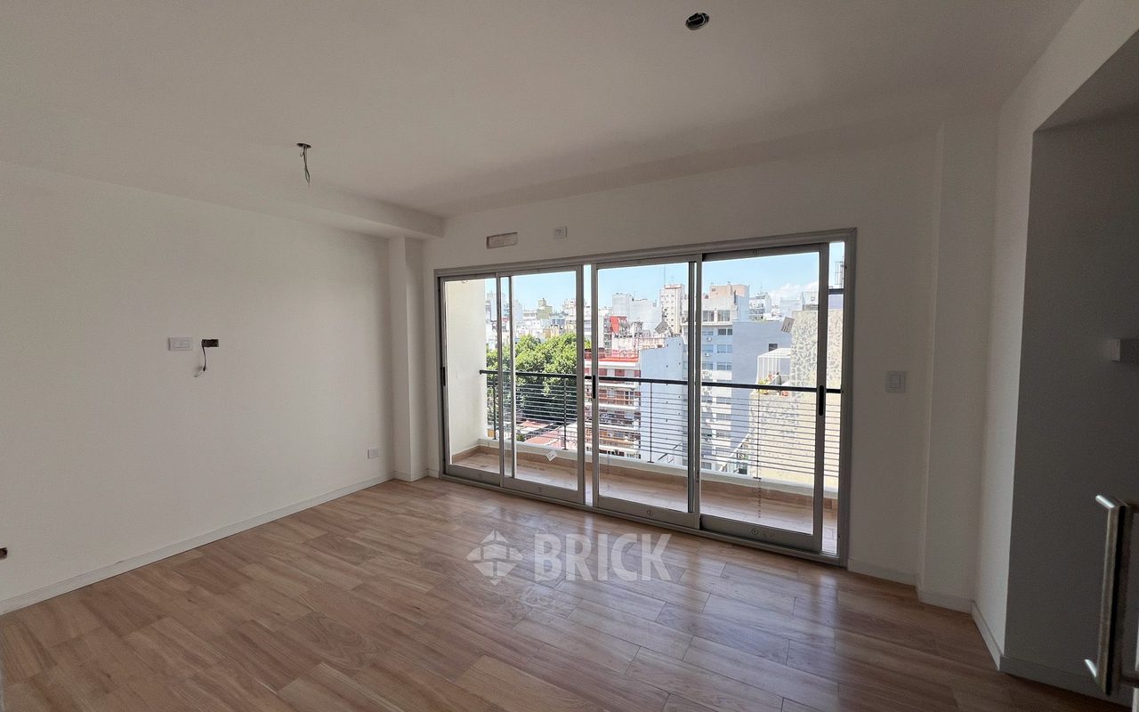 ALVAREZ, JULIAN al 700 Piso 9 1