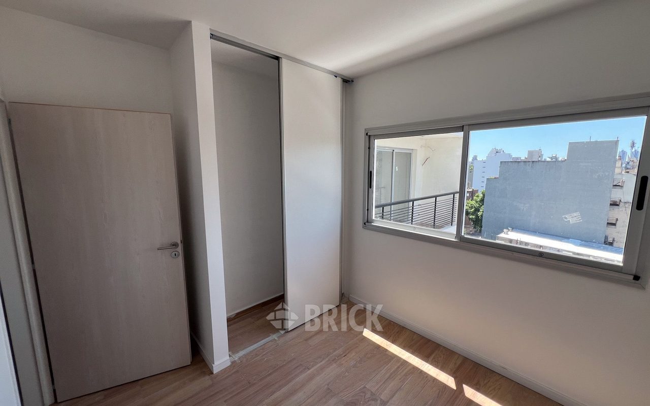 ALVAREZ, JULIAN al 700 Piso 9 14