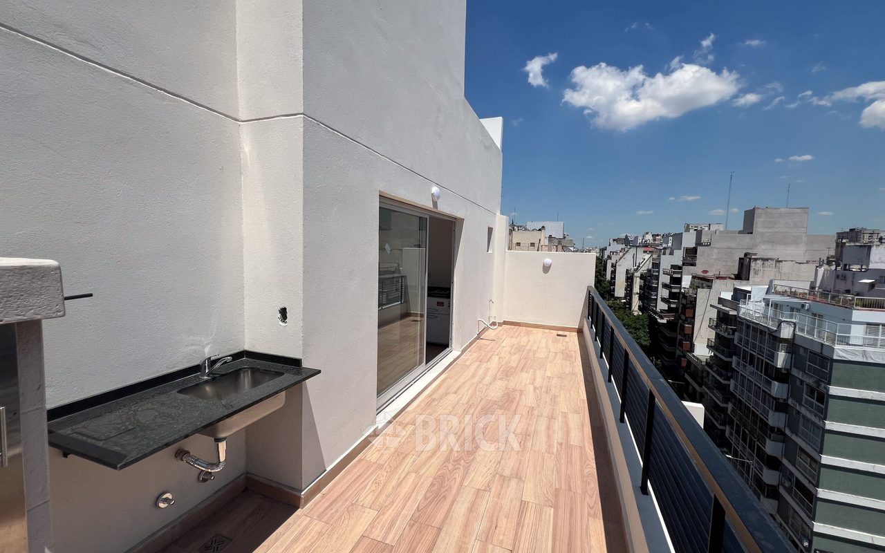 ALVAREZ, JULIAN al 700 Piso 9 21