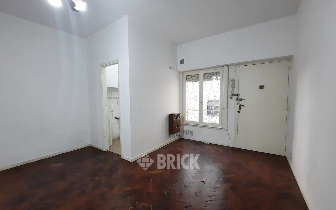 THAMES al 2300 Piso 3 1