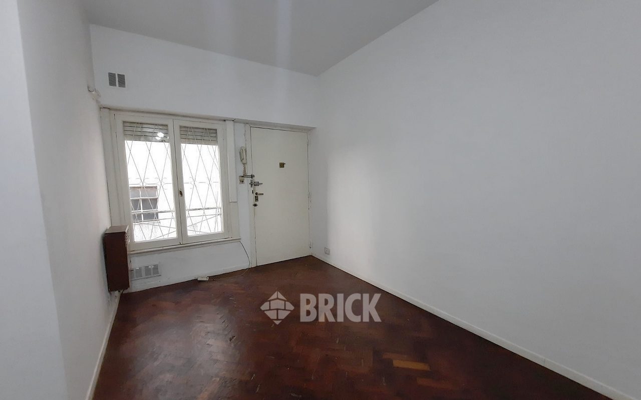 THAMES al 2300 Piso 3 5