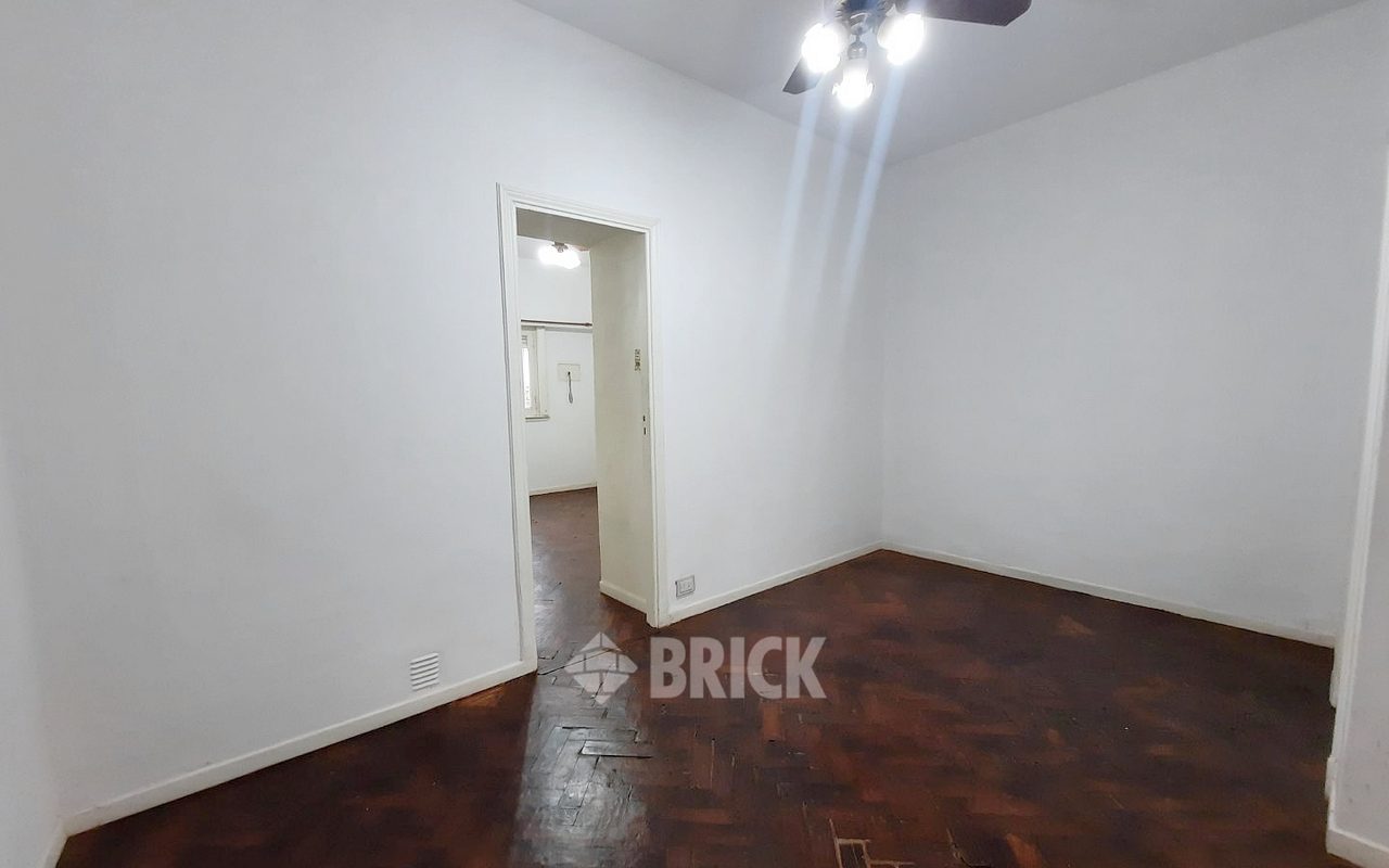 THAMES al 2300 Piso 3 7