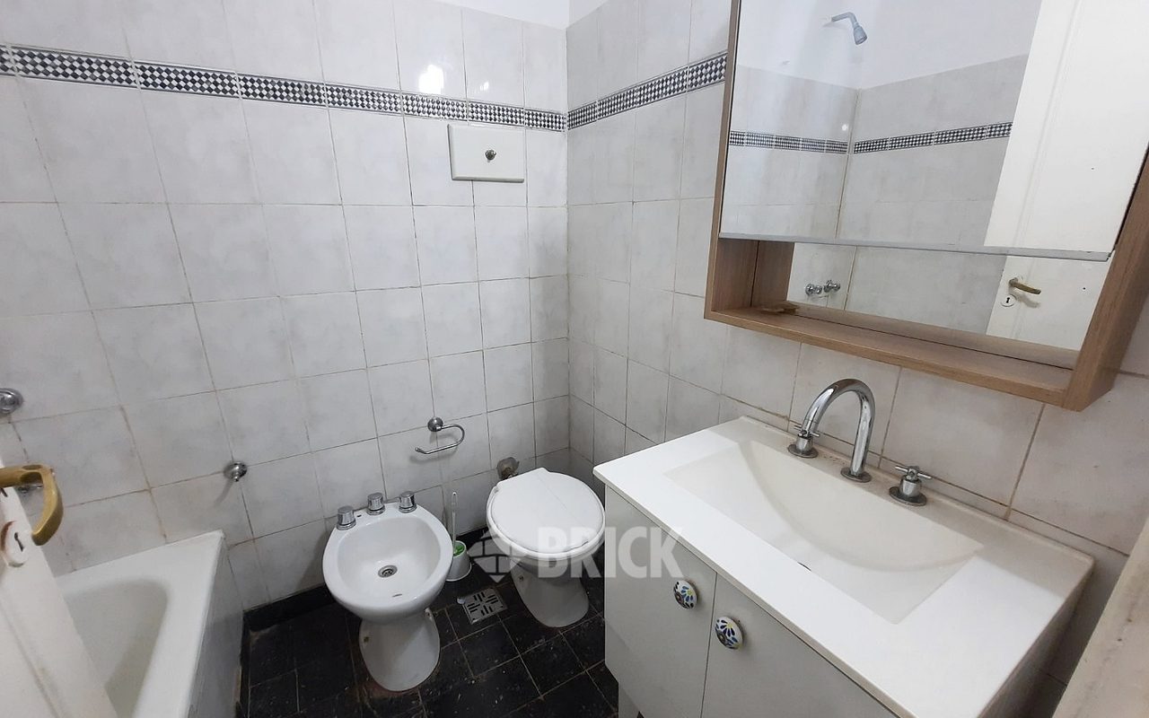 THAMES al 2300 Piso 3 8