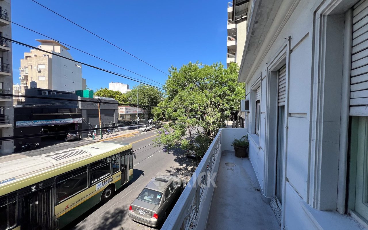 TRIUNVIRATO, AV. al 3300 Piso 1 4