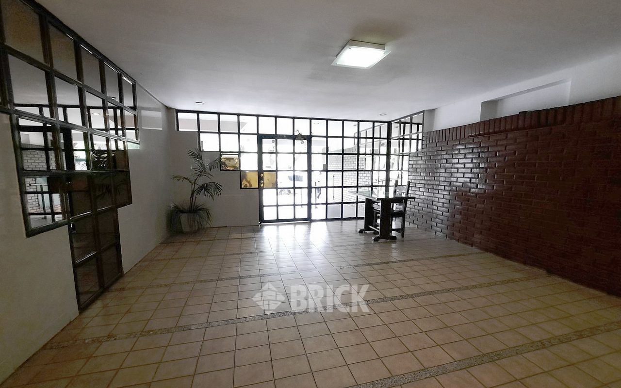 CASEROS, AV. al 3200 Piso 9 24