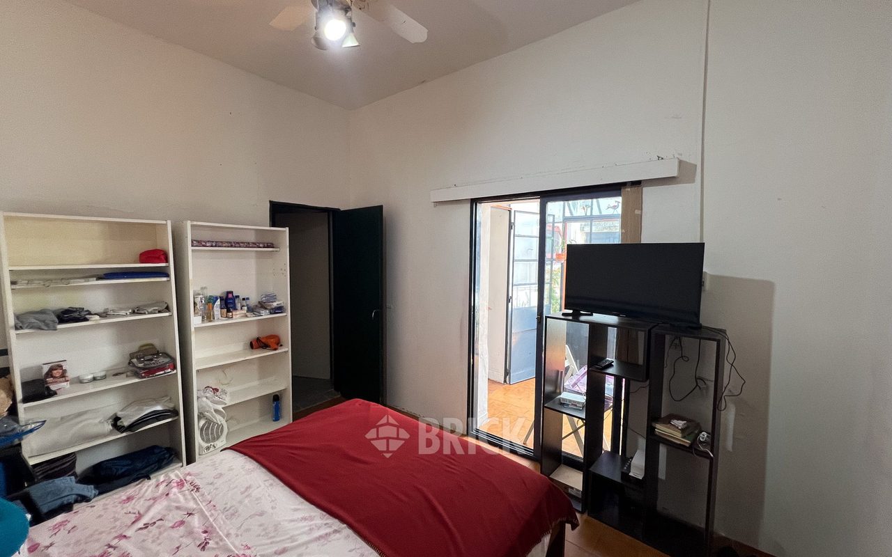 MARTINEZ, ENRIQUE al 700 Piso PB 15