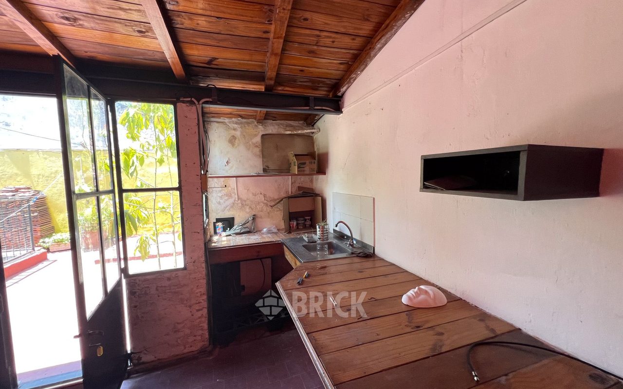 MARTINEZ, ENRIQUE al 700 Piso PB 3