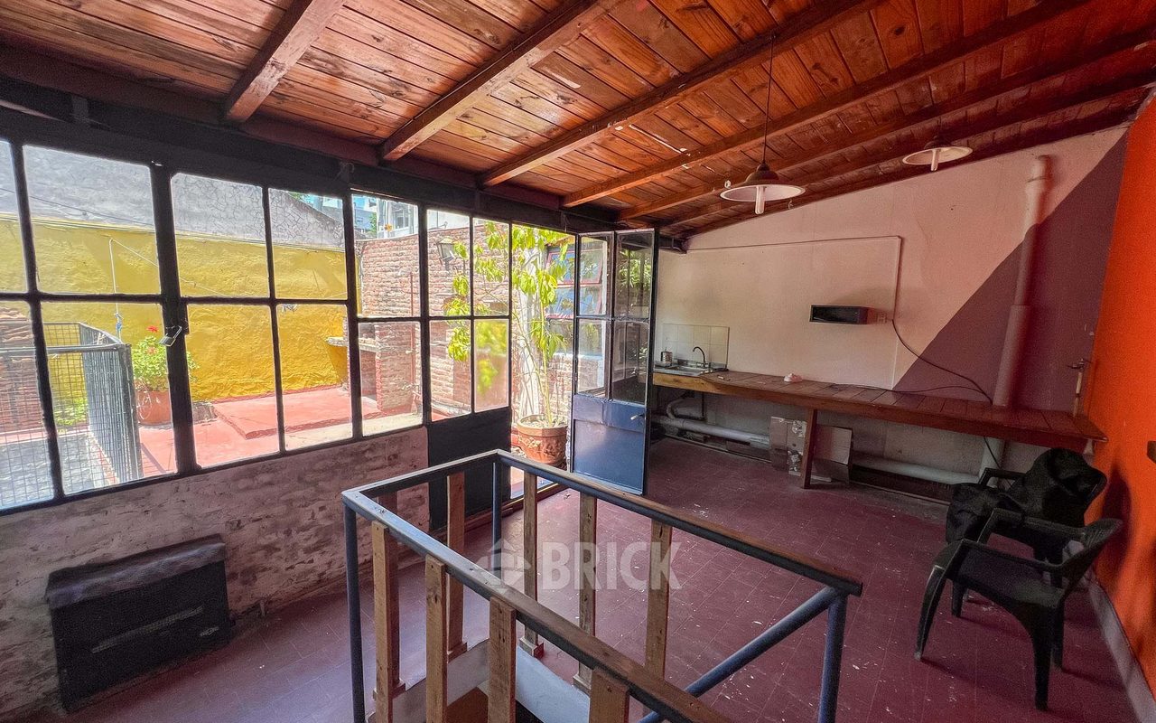 MARTINEZ, ENRIQUE al 700 Piso PB 4