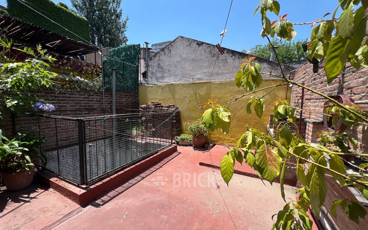 MARTINEZ, ENRIQUE al 700 Piso PB 6