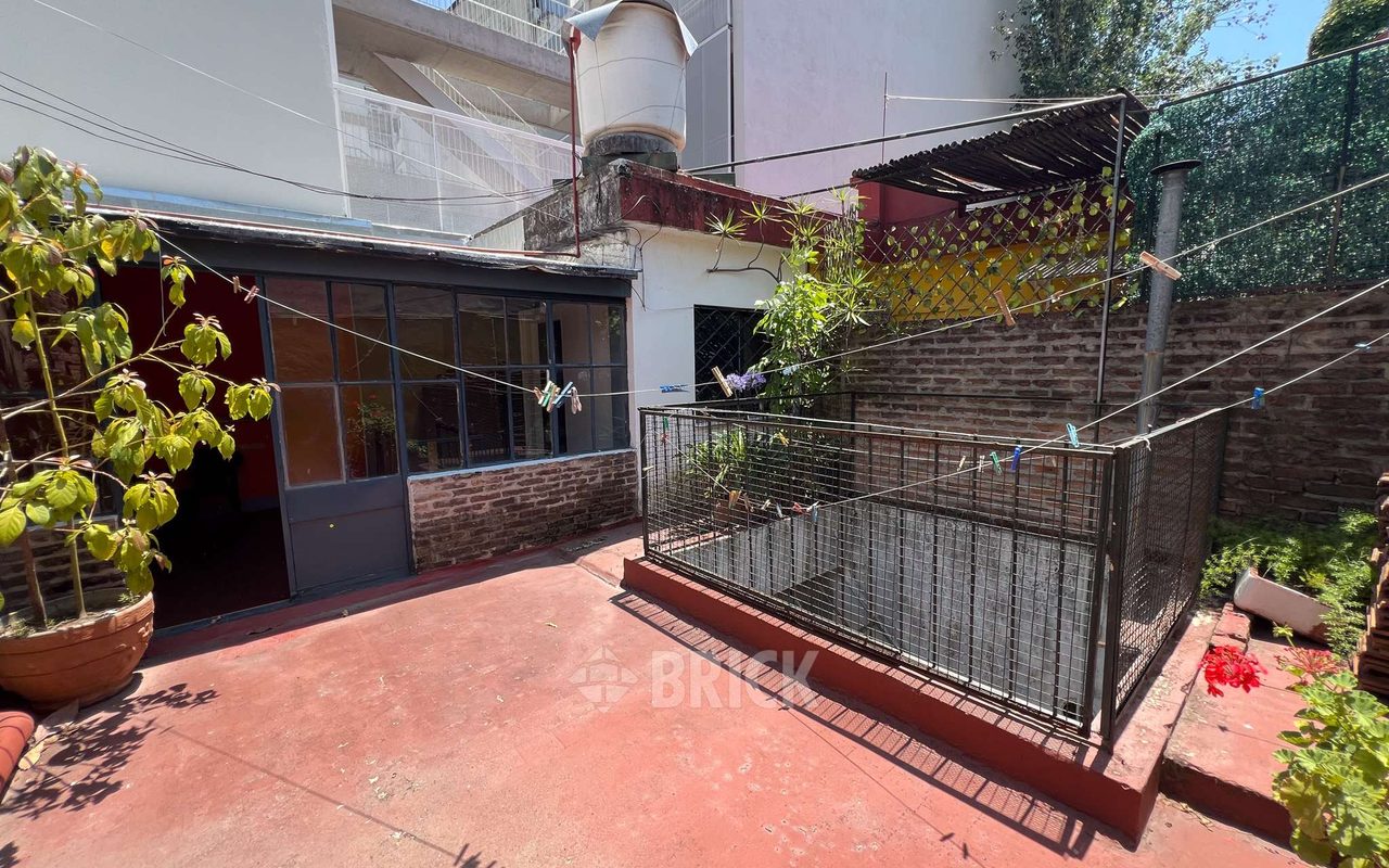 MARTINEZ, ENRIQUE al 700 Piso PB 7