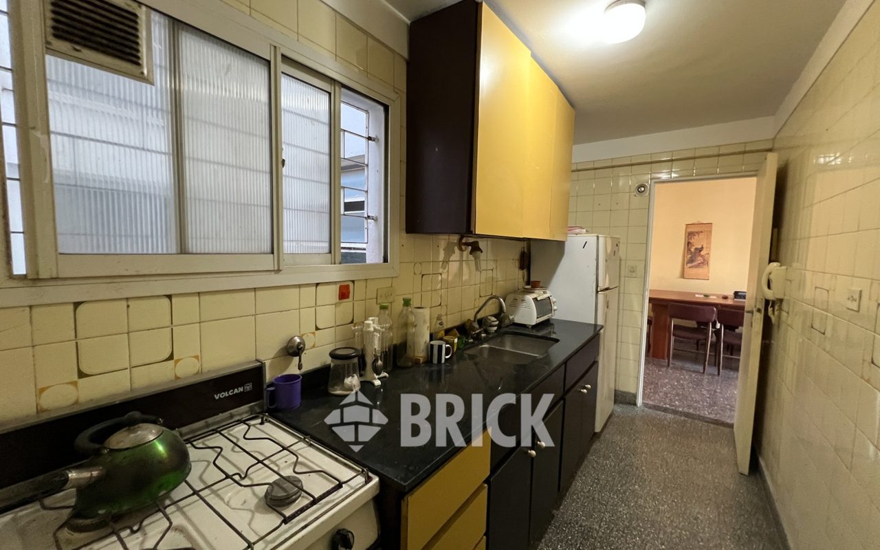 LAMARCA, EMILIO al 3300 Piso 2 11