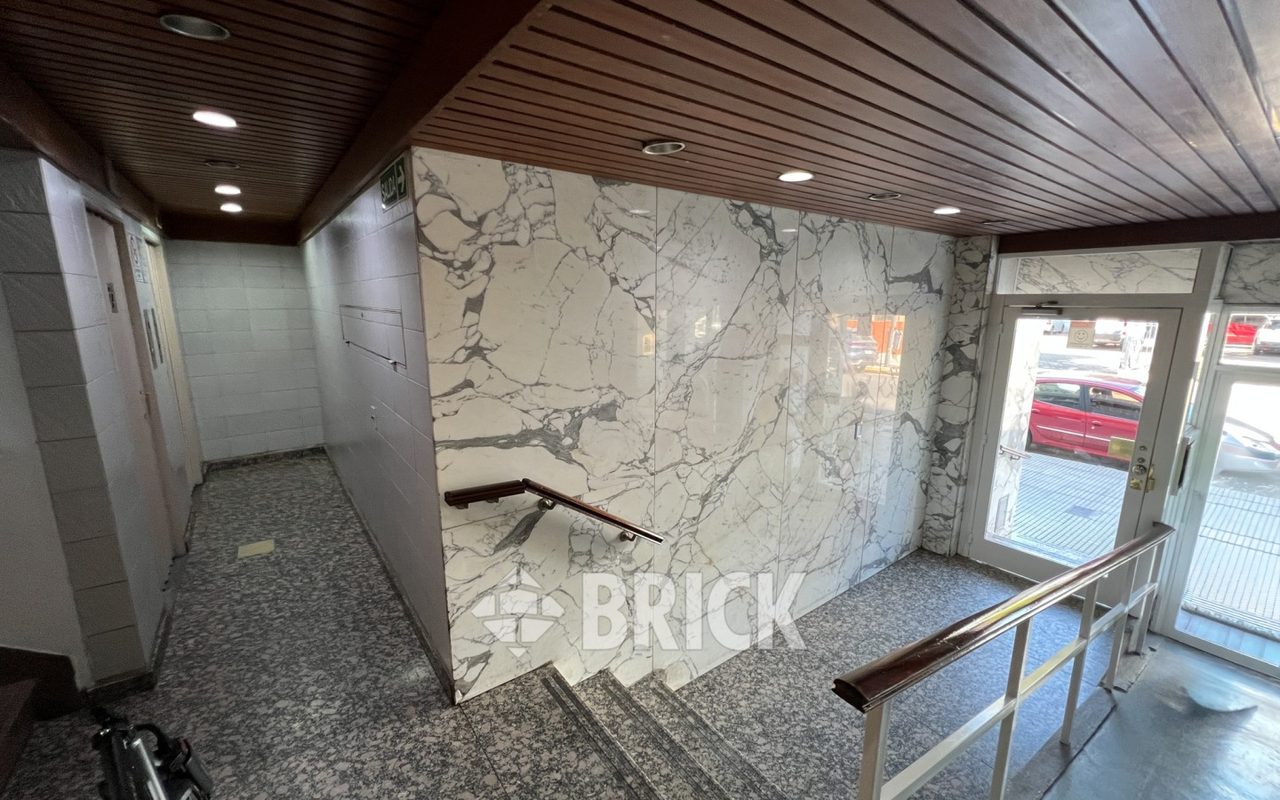 LAMARCA, EMILIO al 3300 Piso 2 12