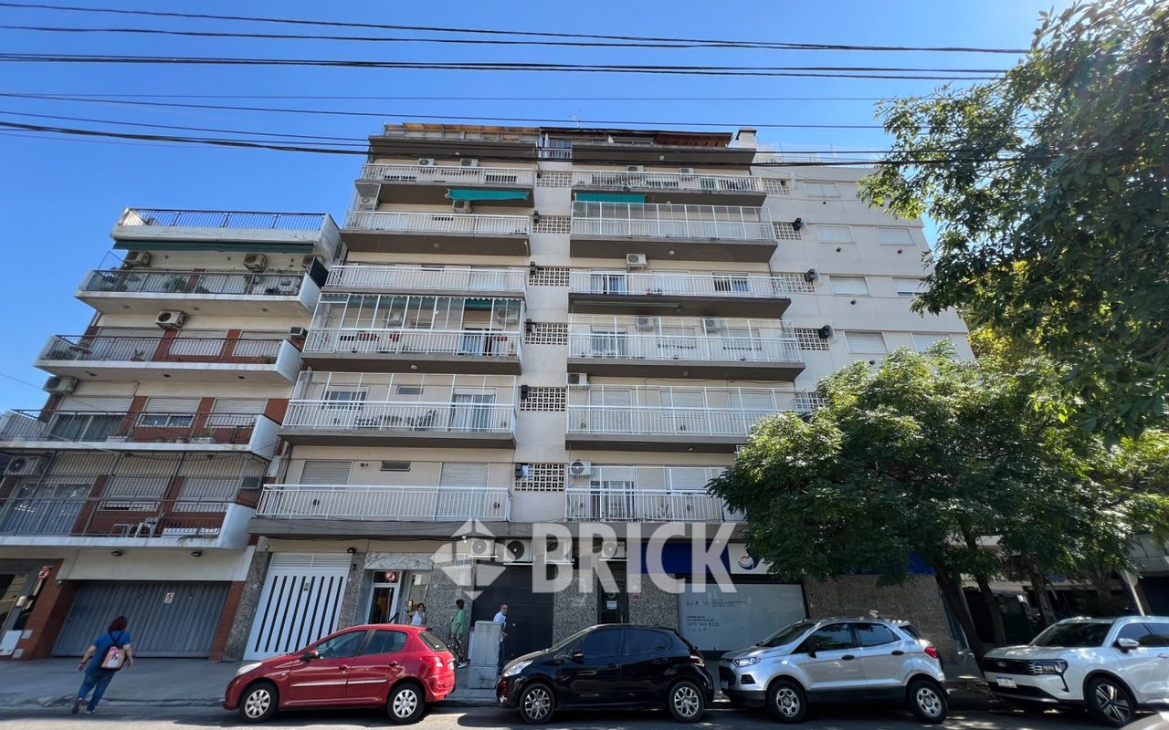 LAMARCA, EMILIO al 3300 Piso 2 14