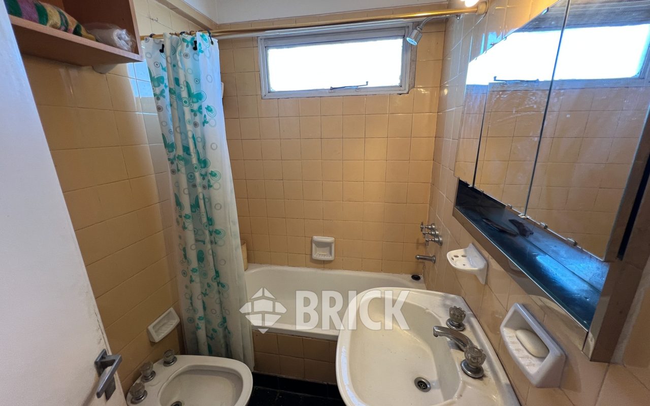 LAMARCA, EMILIO al 3300 Piso 2 7