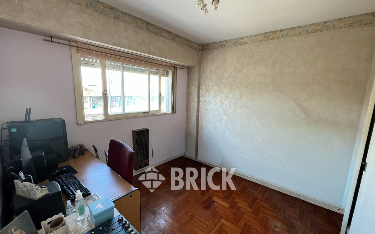 LAMARCA, EMILIO al 3300 Piso 2 8