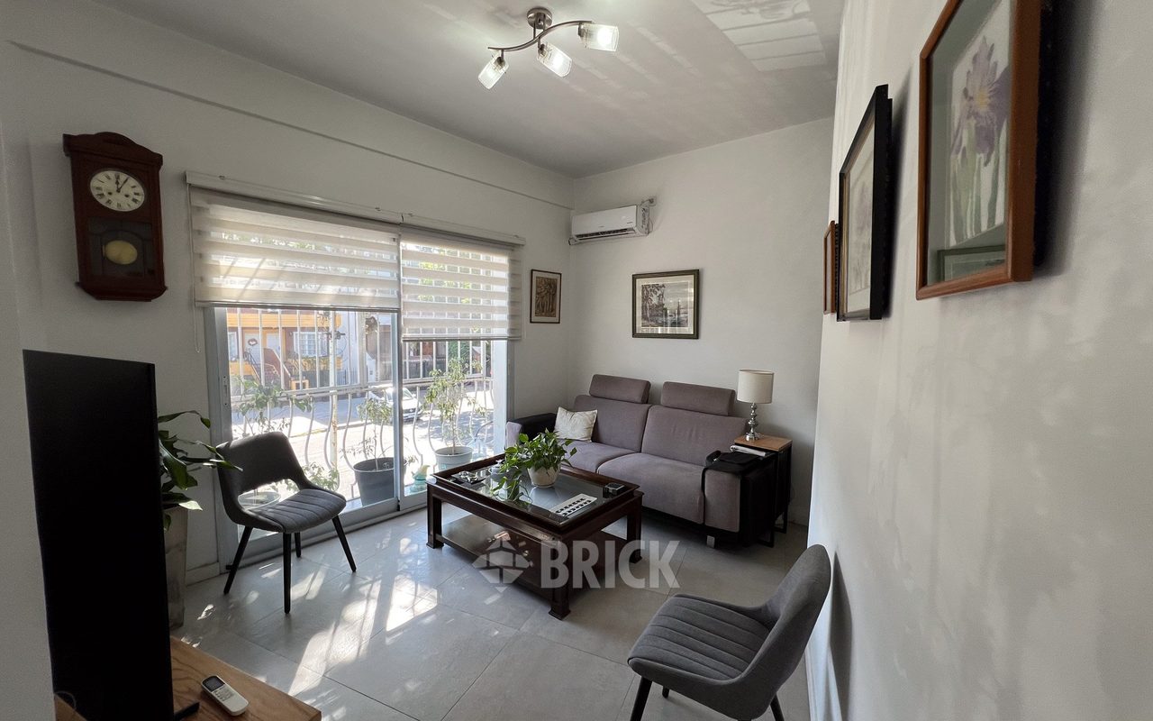 COMBATIENTES DE MALVINAS, AV. al 3700 Piso 1 1