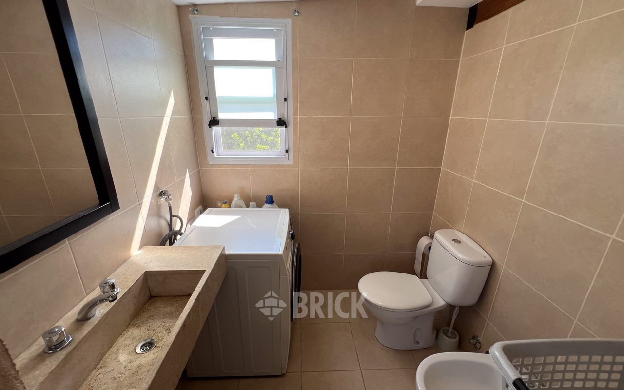 COMBATIENTES DE MALVINAS, AV. al 3700 Piso 1 23