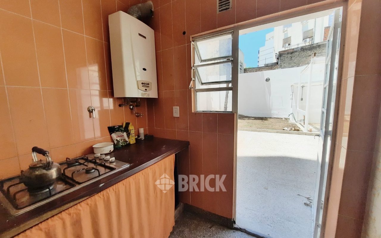 PAYSANDU al 1900 Piso PB 24