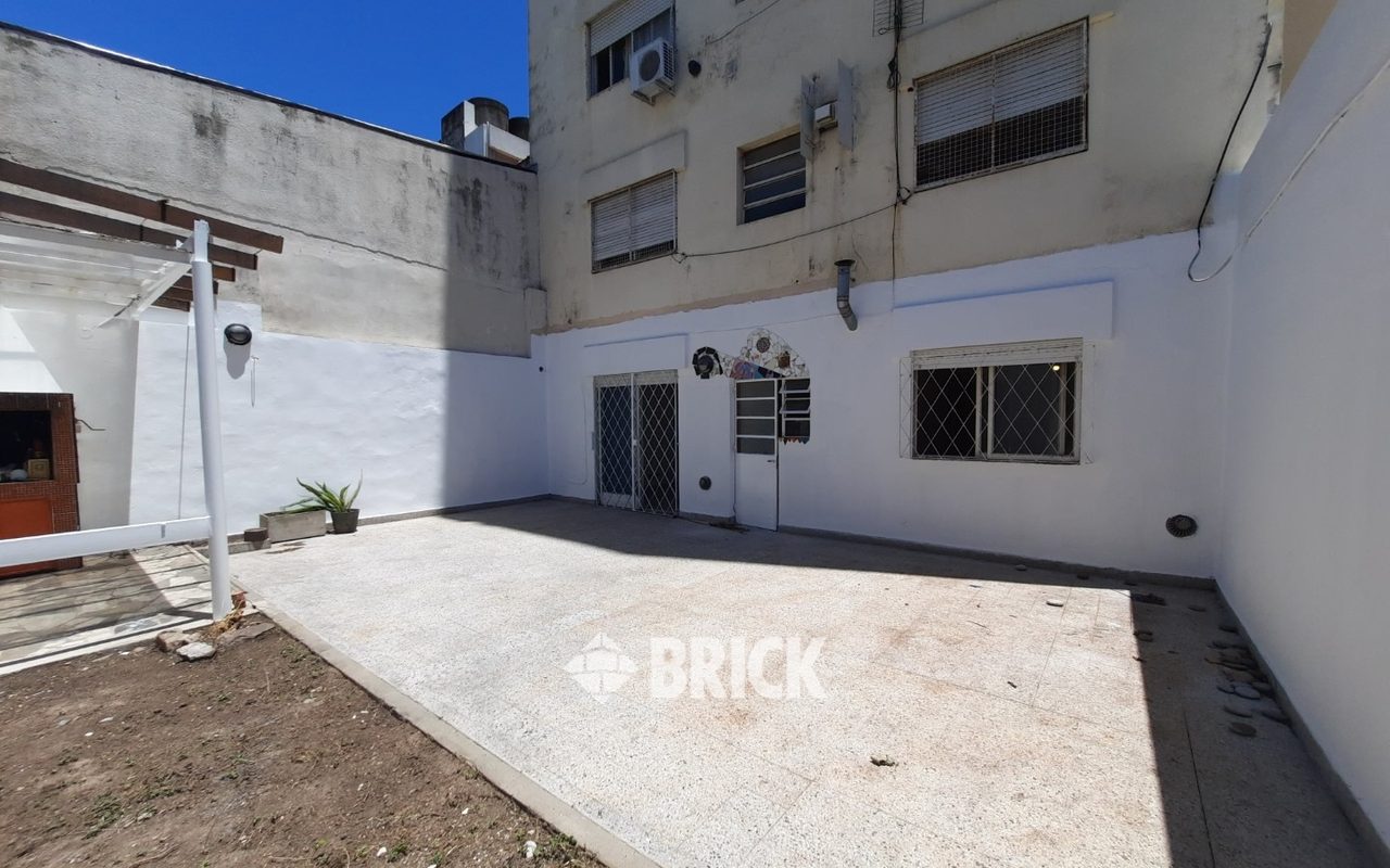 PAYSANDU al 1900 Piso PB 8