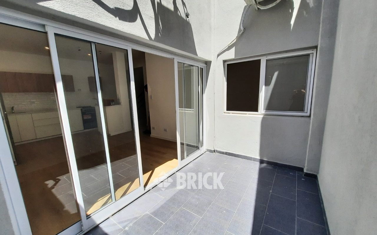 ESPINOSA al 1500 Piso PB 11