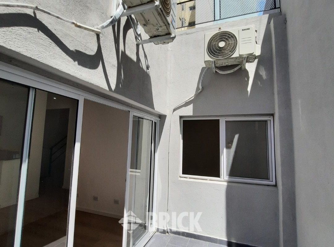 ESPINOSA al 1500 Piso PB 12